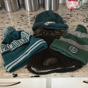 Green and Gray Men's Beanie Set